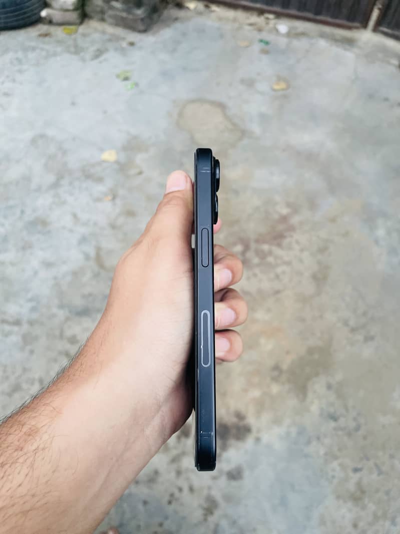 Apple iPhone 15 8