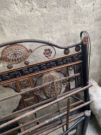 Iron bed set he sirf bed he gadda nhi he