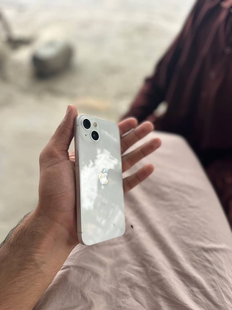 Apple iPhone 13 2