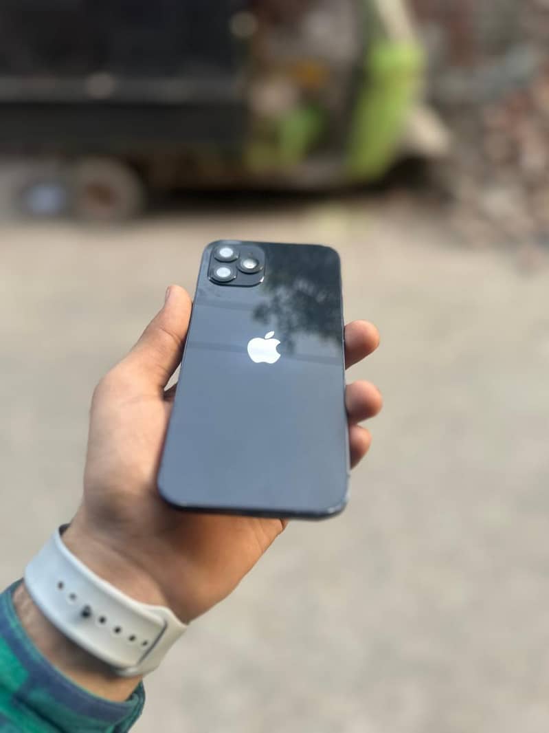 Apple iPhone 12 0