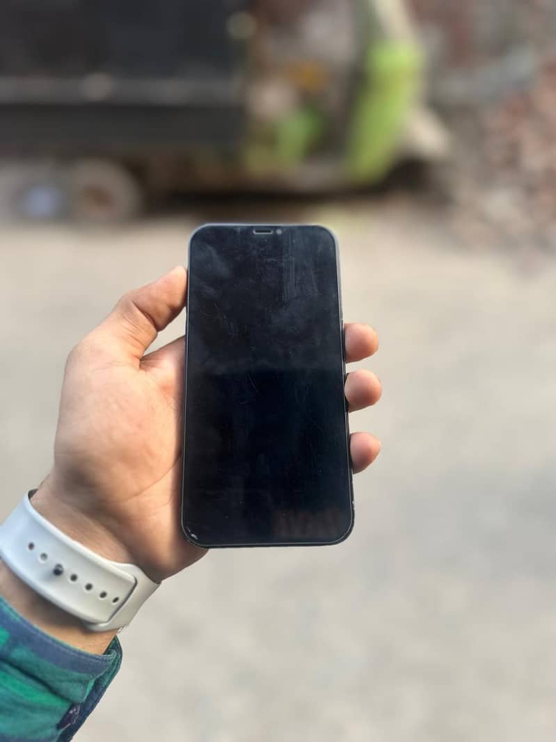 Apple iPhone 12 2