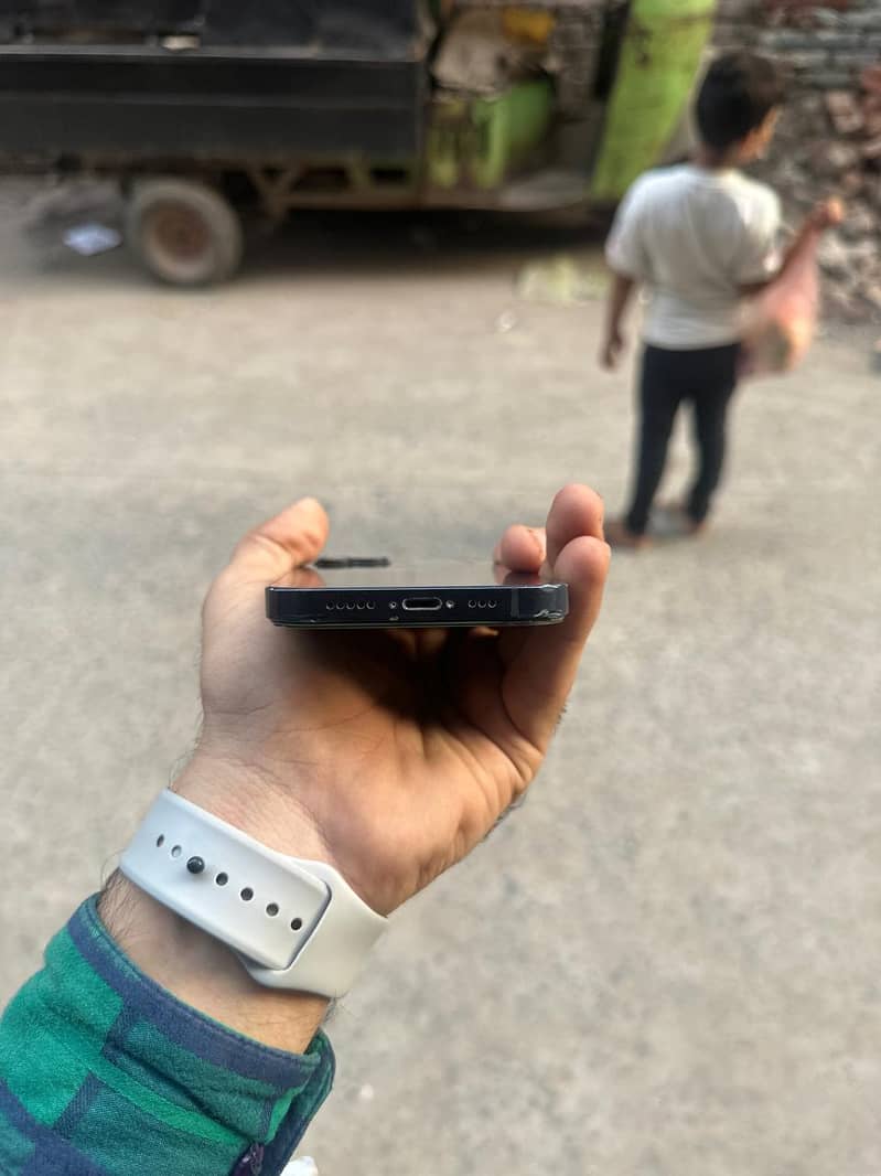 Apple iPhone 12 5