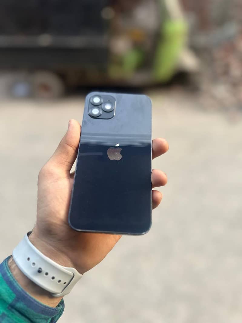Apple iPhone 12 8