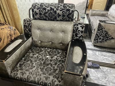 6 seater sofa set with center table