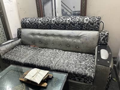 6 seater sofa set with center table