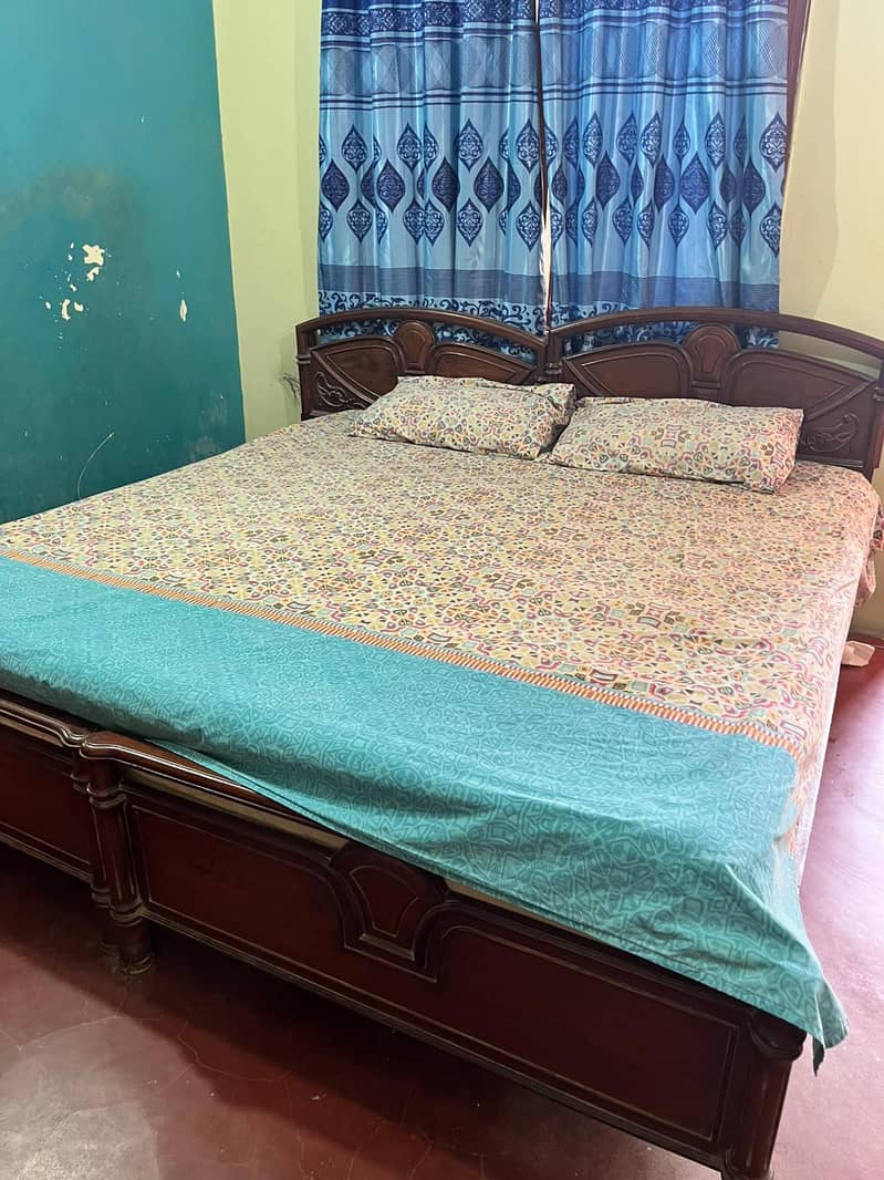 2 single beds 0