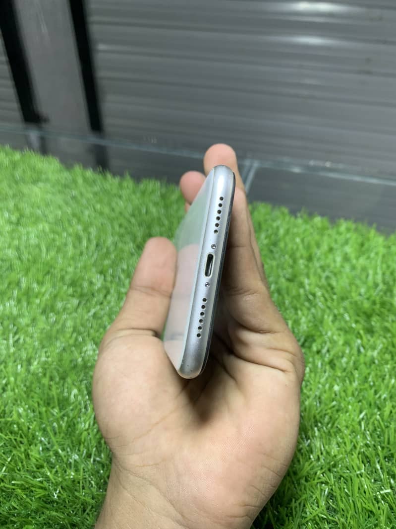Apple iPhone 11 2