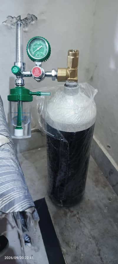 Oxygen Cylinder 6 Liter with Complete Set of Regulator