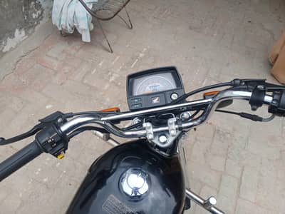 Honda CD70 Black 2026