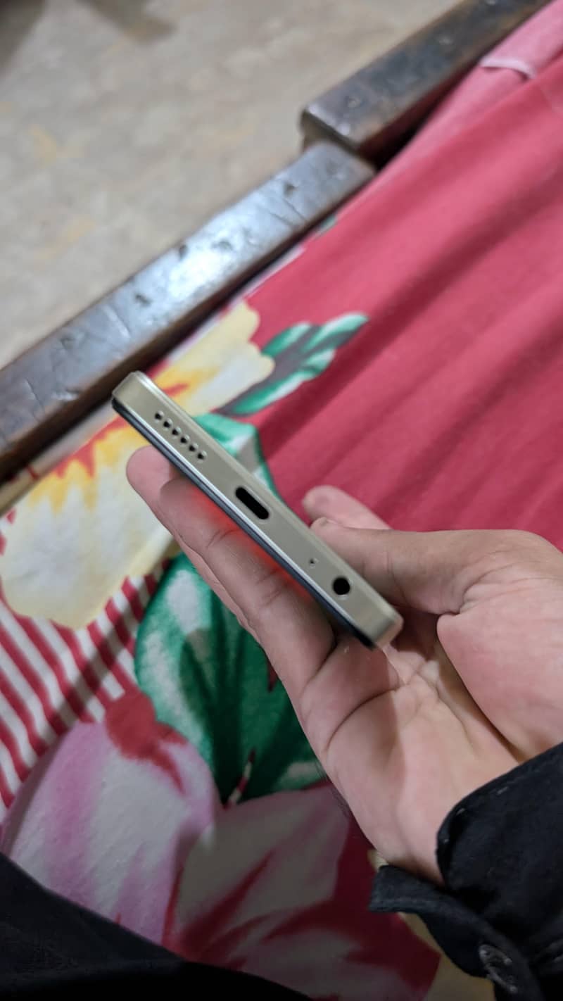 Tecno Spark 20C 4