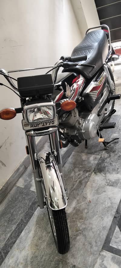 Honda Cg 125 2024 model totally new bike 17500 km driven only