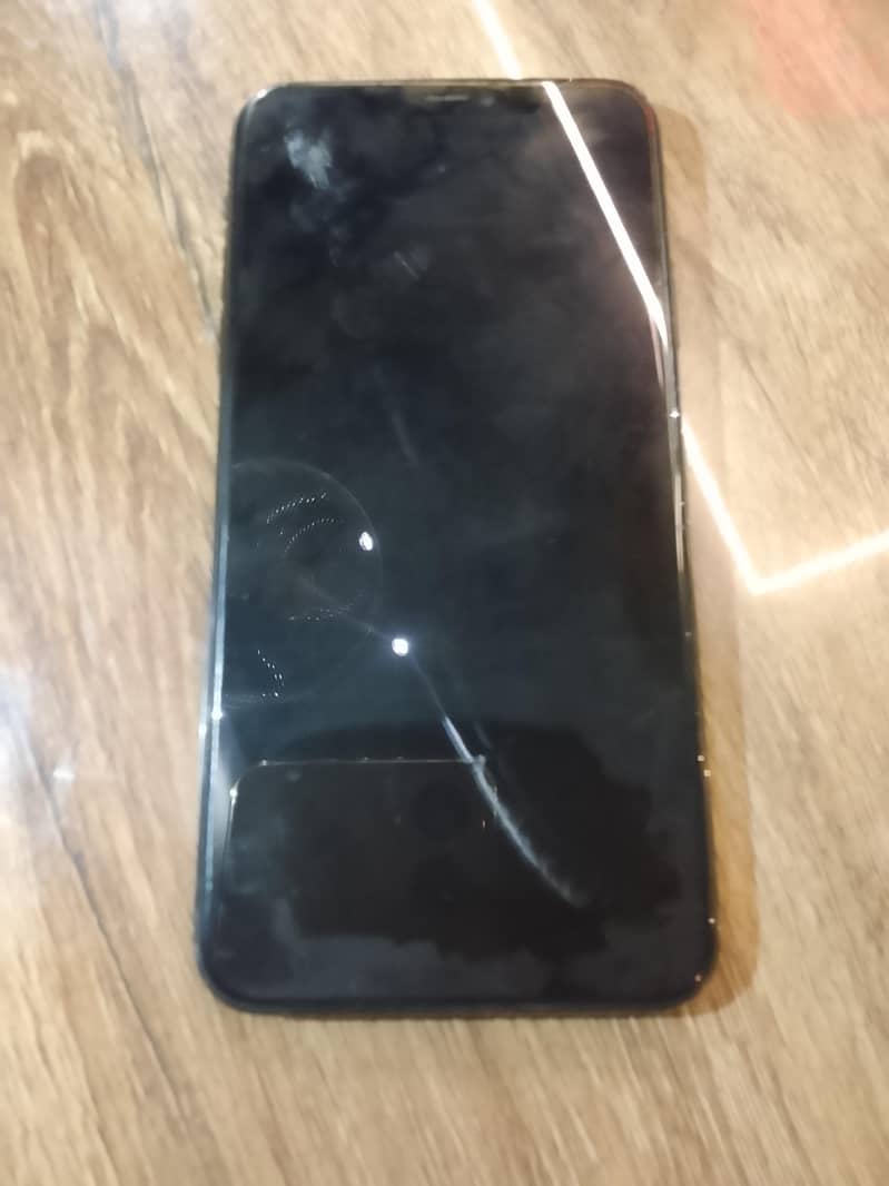 Apple iPhone 11 Pro Max 4
