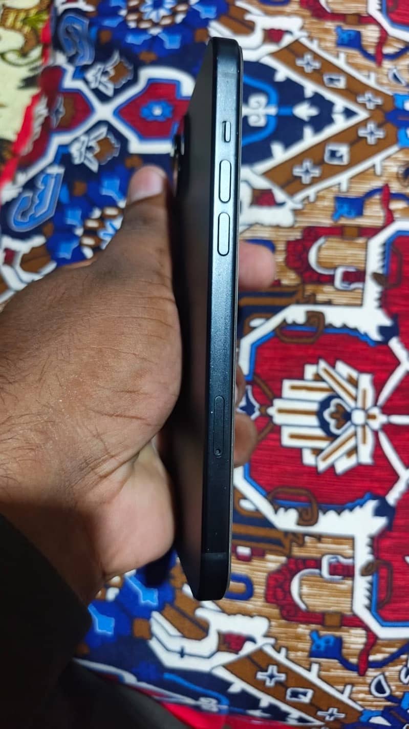 iPhone 15plus 4