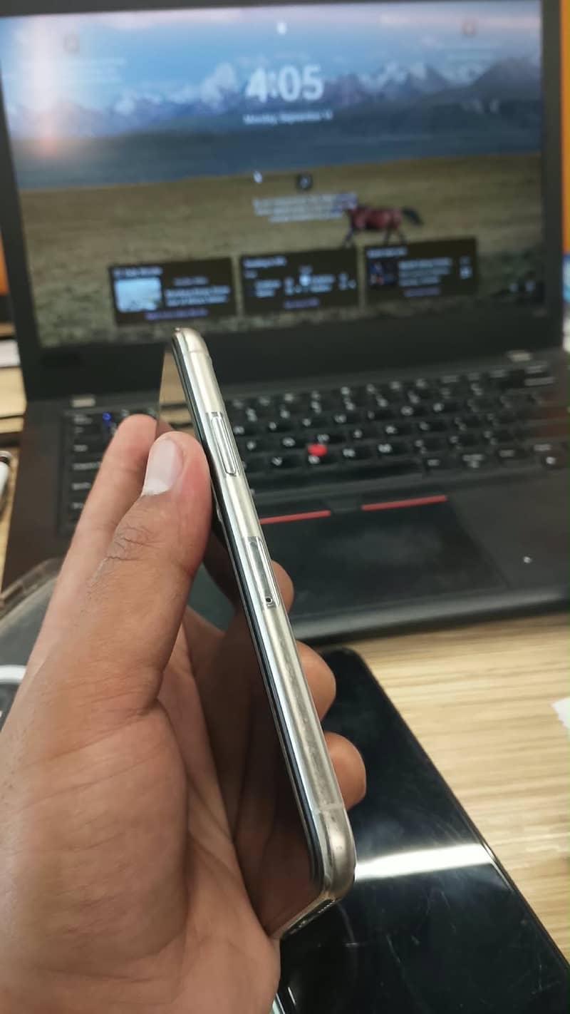 Apple iPhone 11 Pro 3