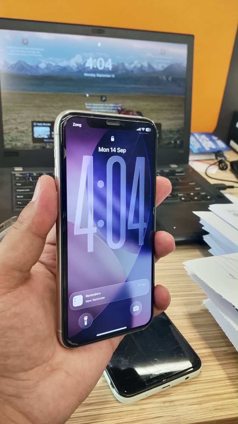 Apple iPhone 11 Pro 4