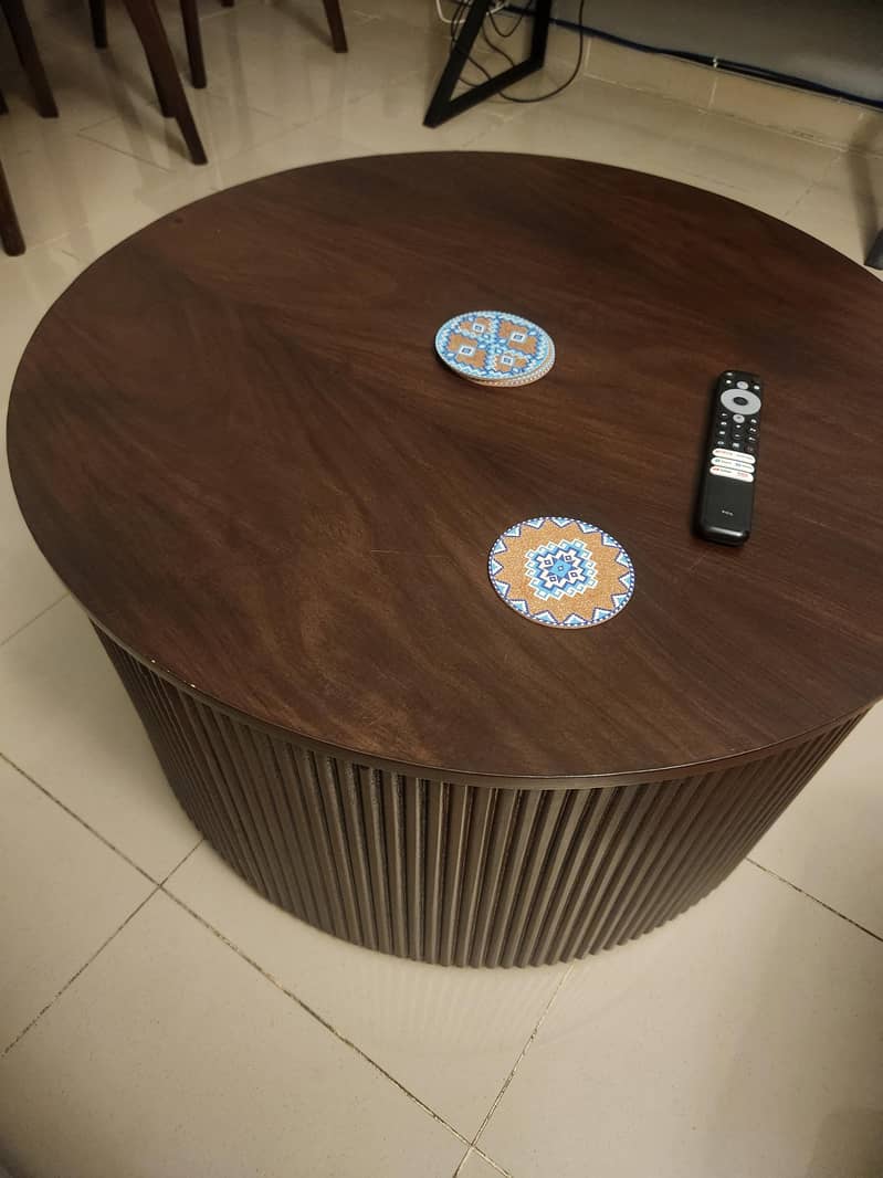 Coffee table 0