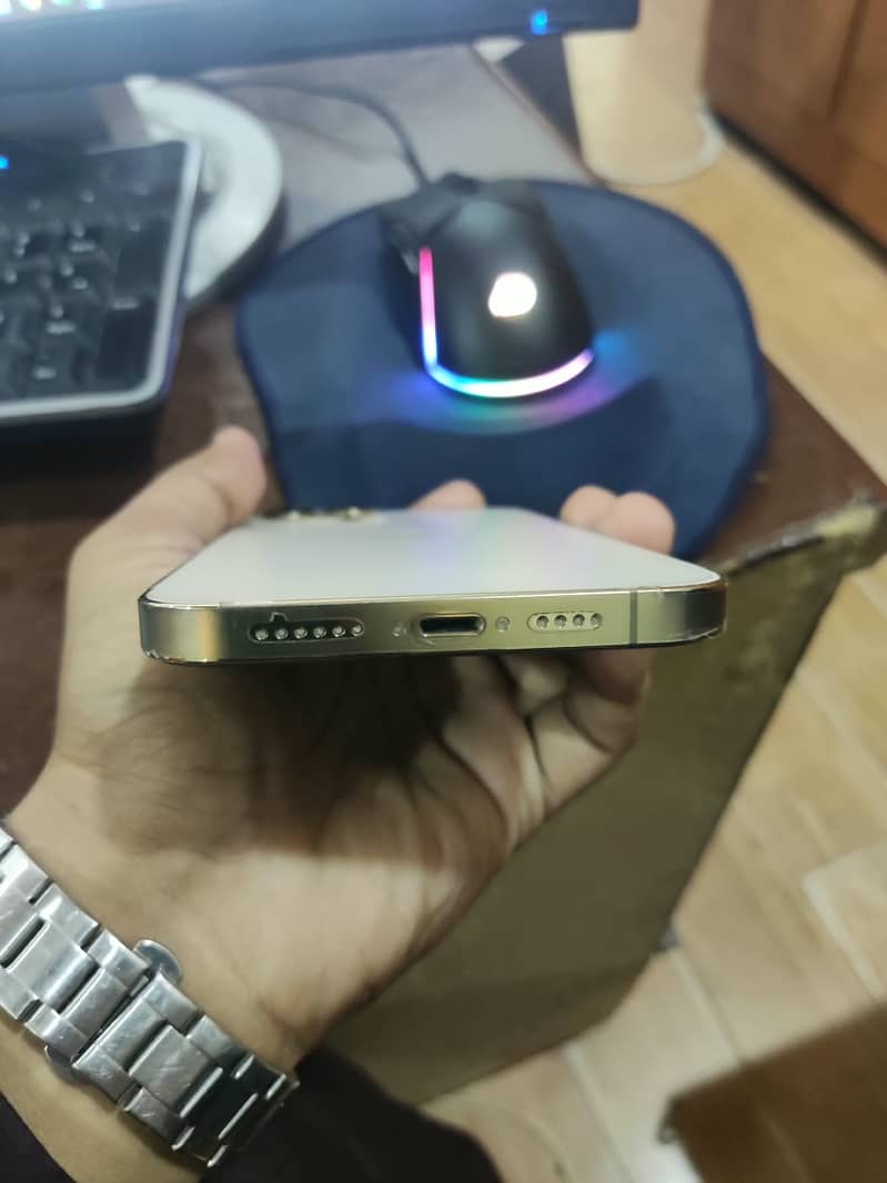 Apple iPhone 12 Pro Max 3