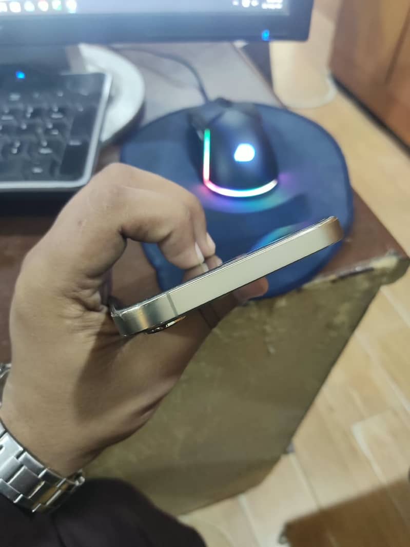 Apple iPhone 12 Pro Max 5