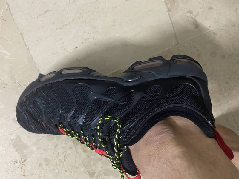 Nike branded 6