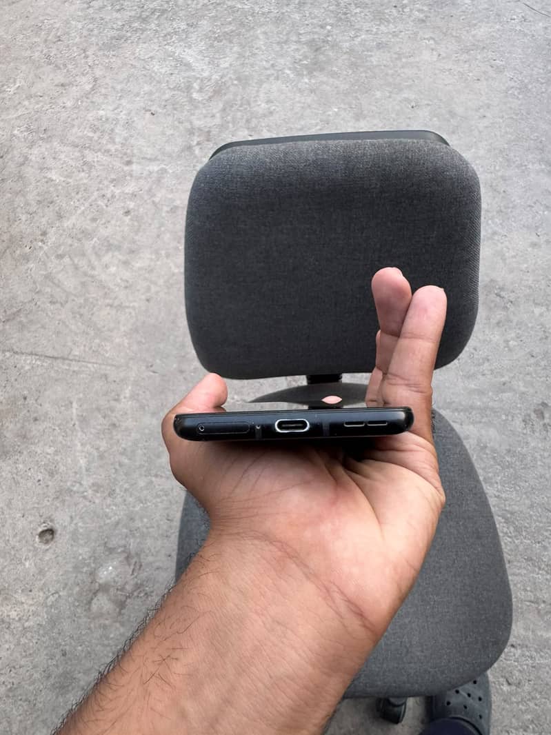 One Plus 9R 1