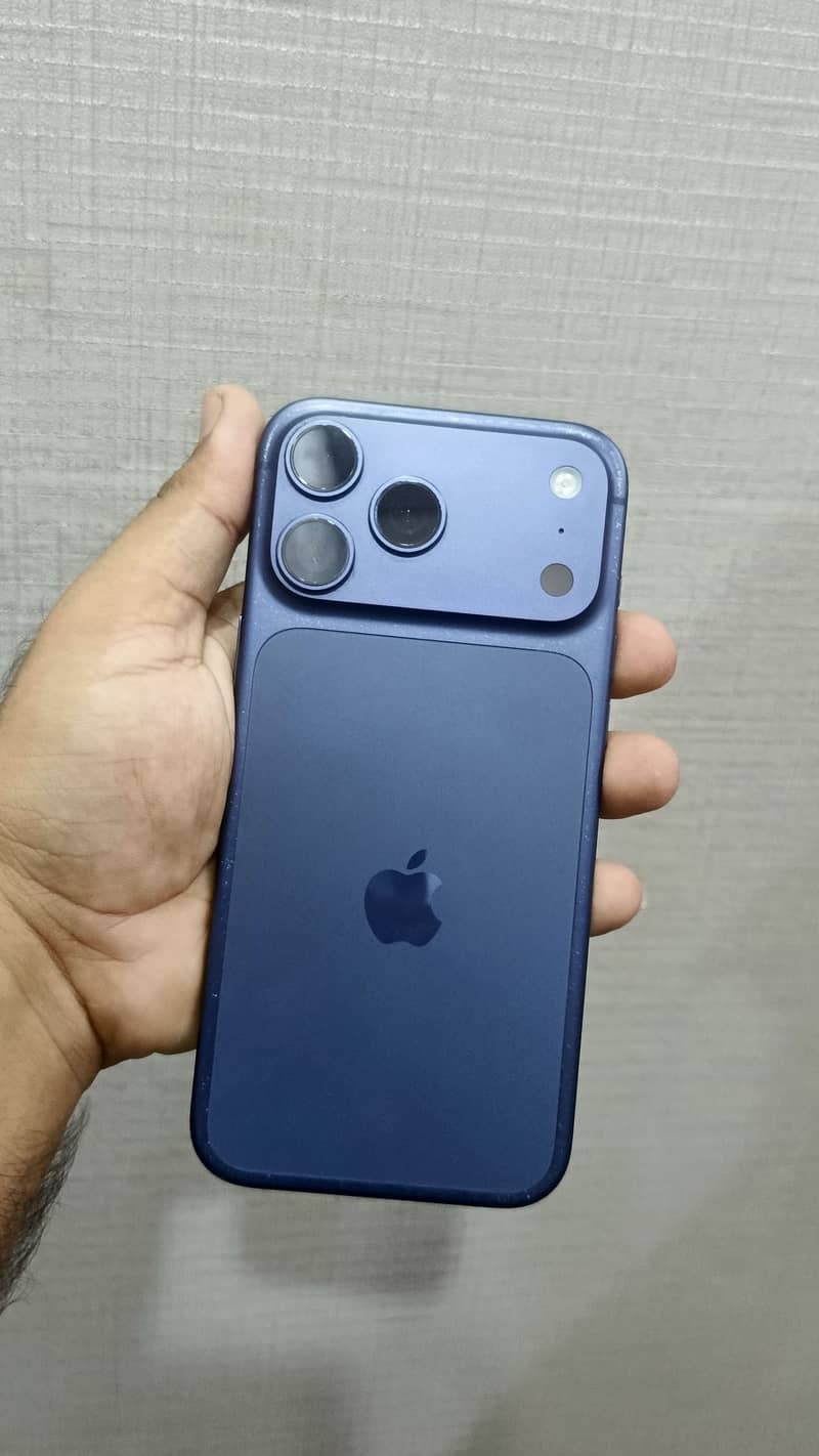 Apple iPhone 17 Pro Max 5