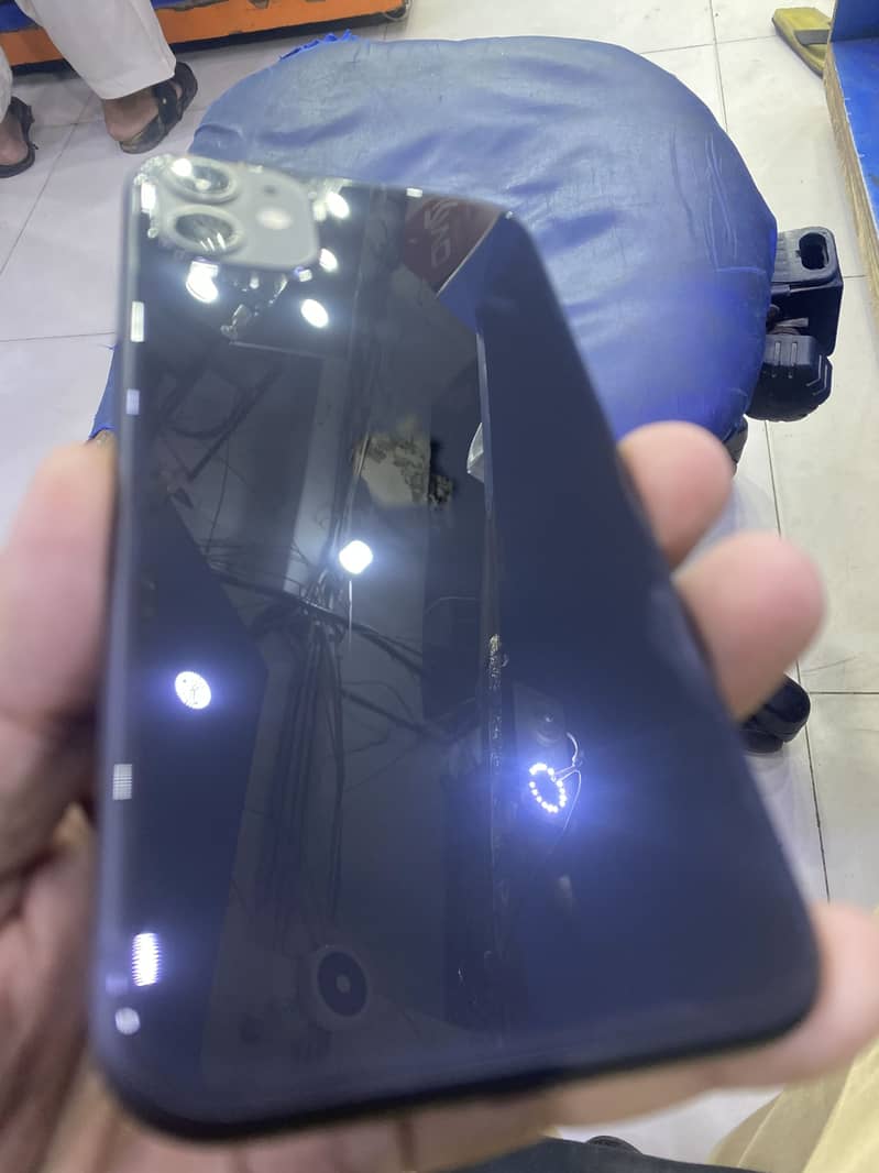 Apple iPhone 11 3