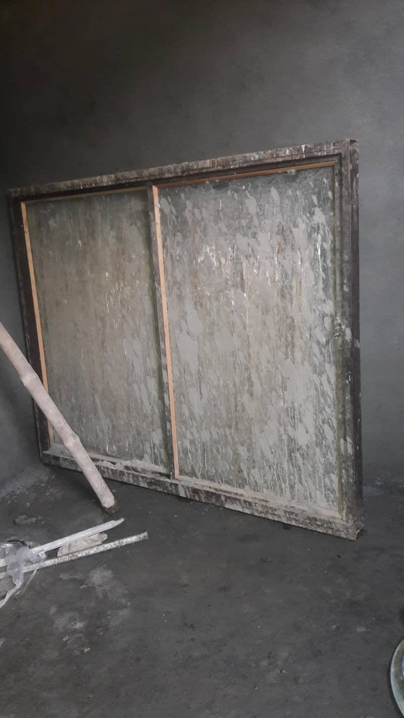 Iron window 0