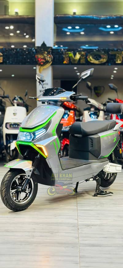 Scooty Kings Yadea Metro Evee Evon Okla EV Female Ramza