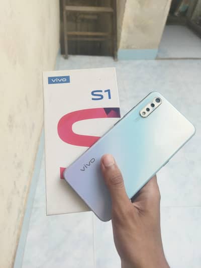 Vivo S1 with box 4/128 urgent sell