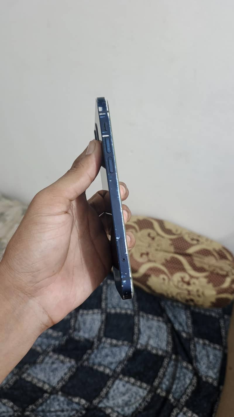 Apple iPhone 12 2