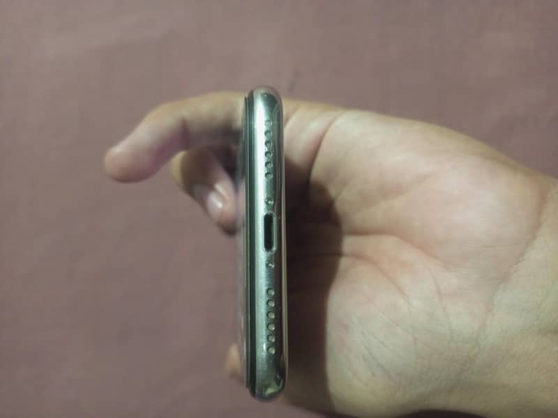 Apple iPhone X 3