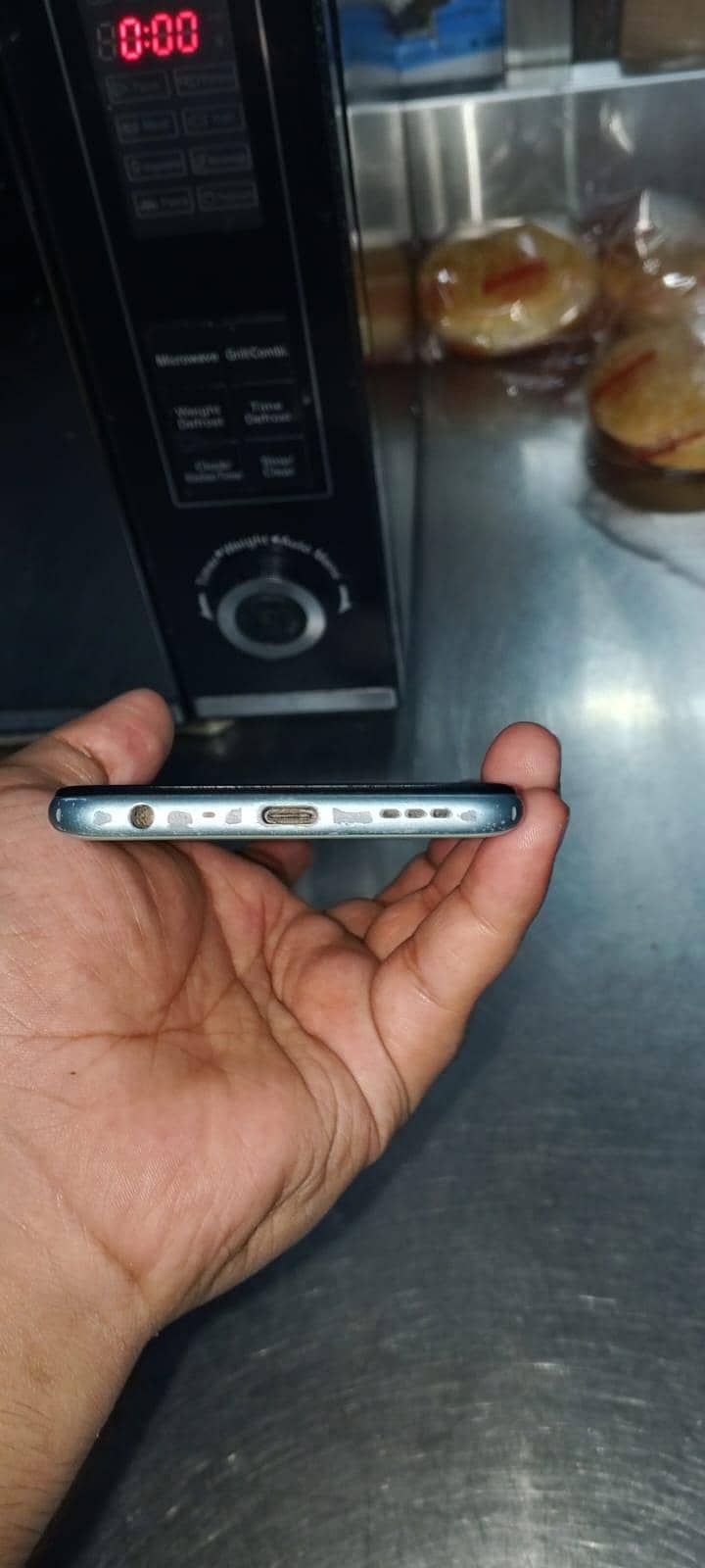 OPPO A76 1