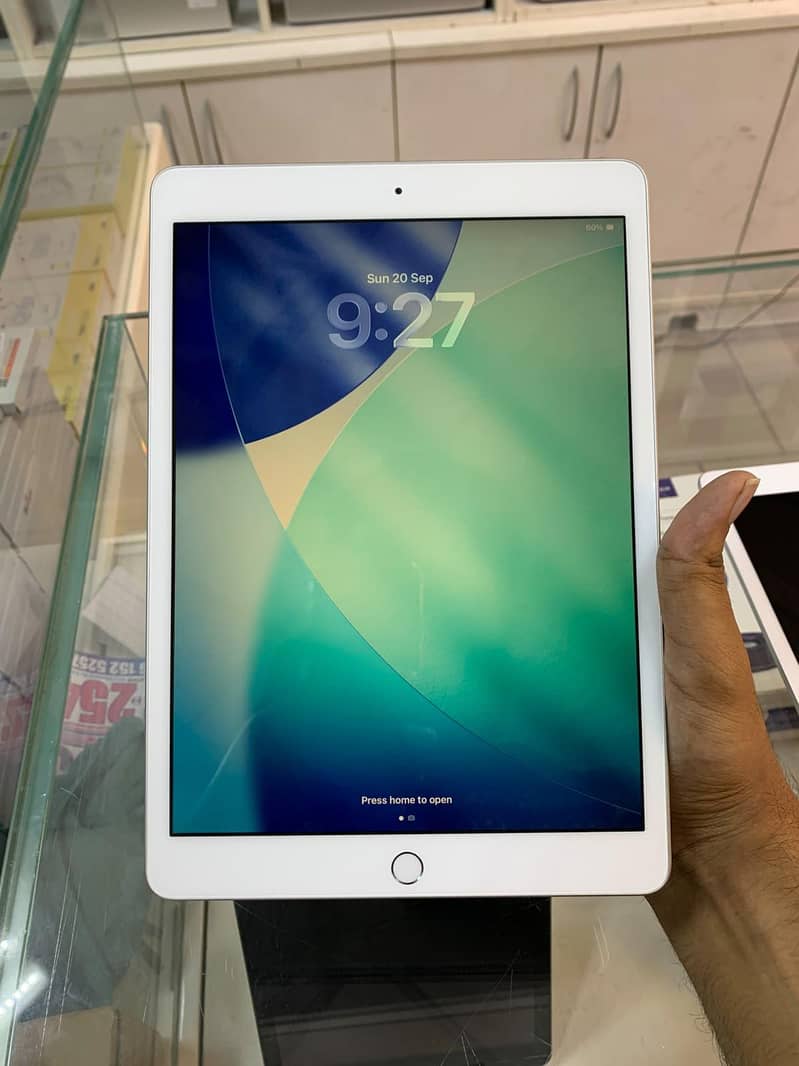 IPAD 8TH GEN 8/128 1