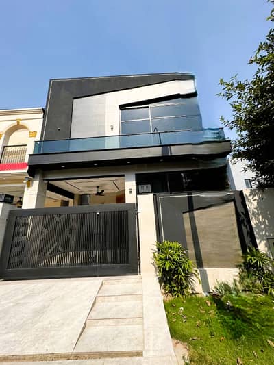 5 Marla Lavish Bungalow on Prime Location of DHA Phase 5 Lahore For Rent