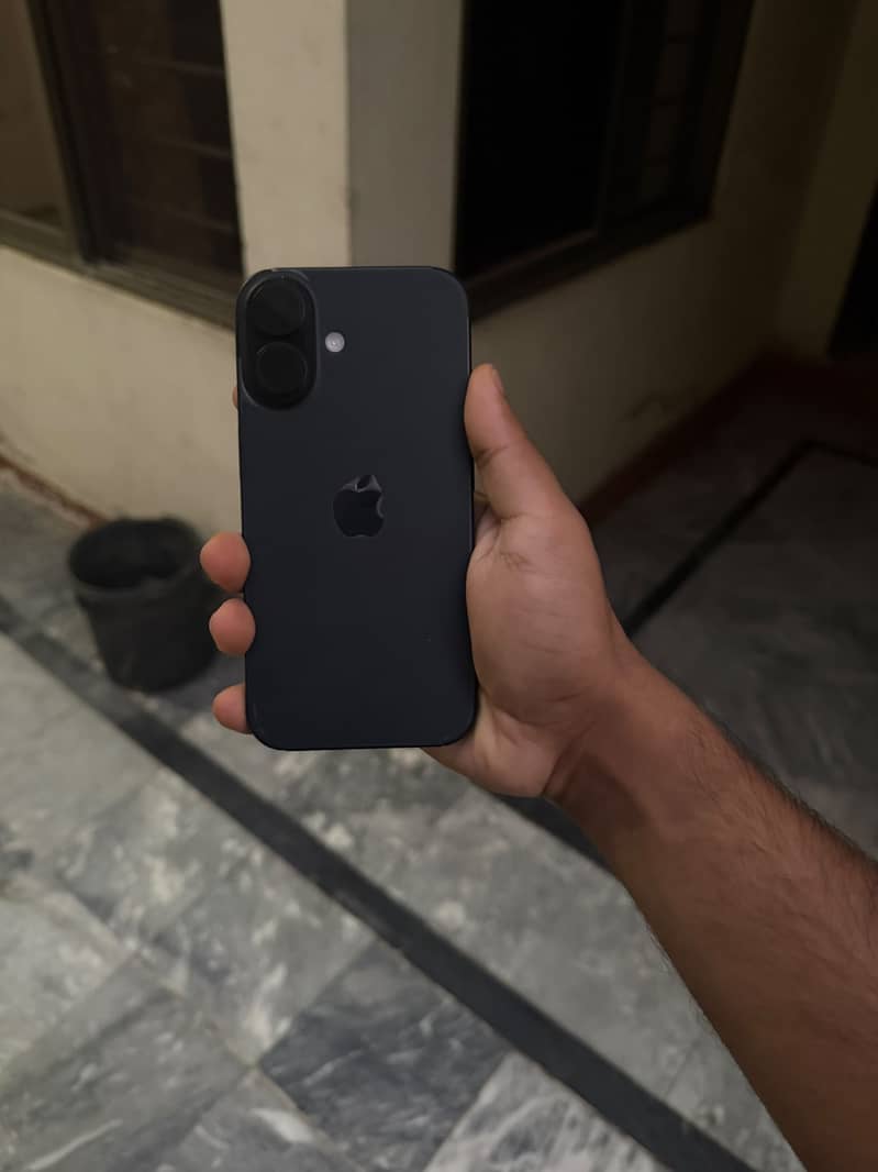 IPHONE 16 11