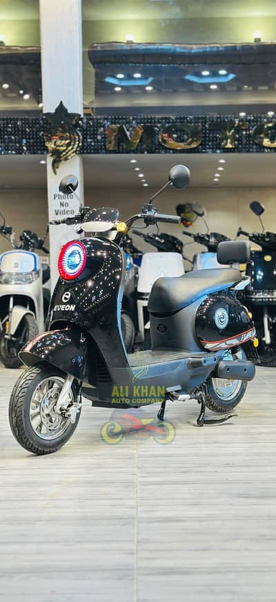 Scooty Kings Yadea Metro Evee Evon Okla EV Female Ramza