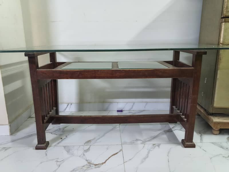 Dining table without chairs 0