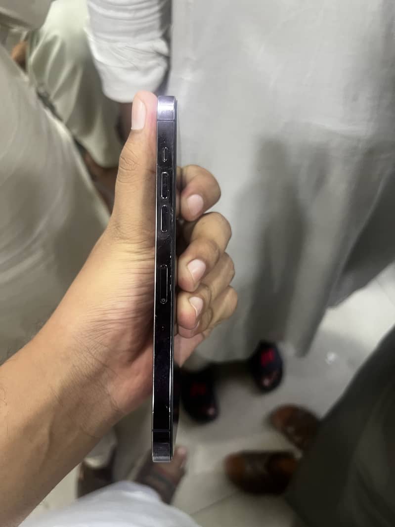 Apple iPhone 14 Pro Max 2