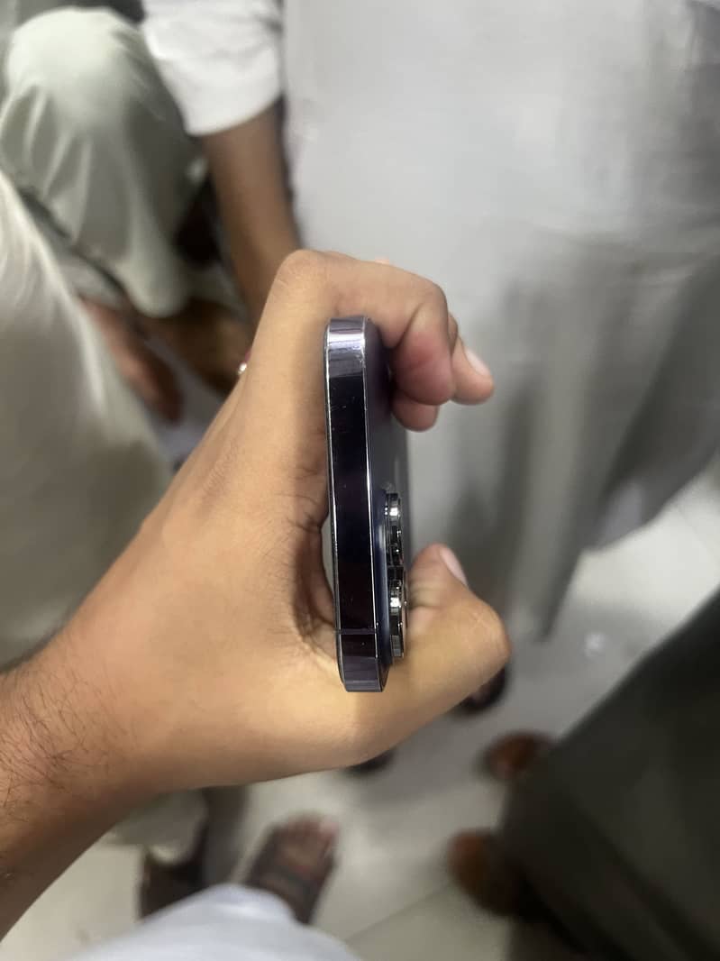 Apple iPhone 14 Pro Max 4