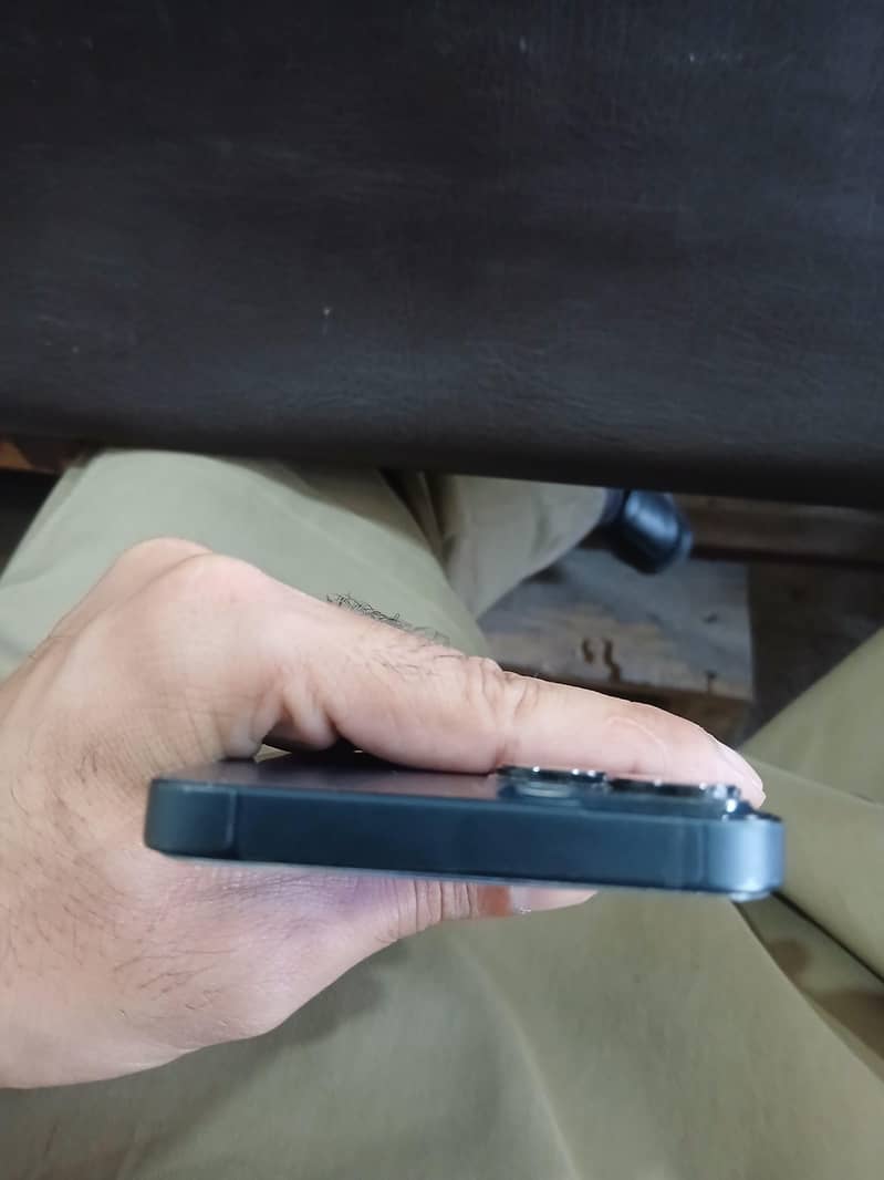 Apple iPhone 13 0