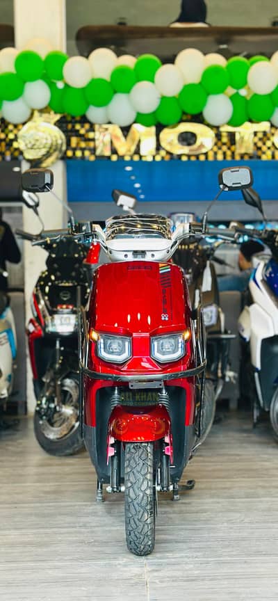 Scooty Kings Yadea Metro Evee Evon Okla EV Female Ramza