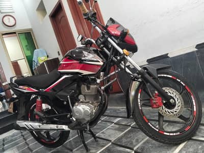 Honda CB125F