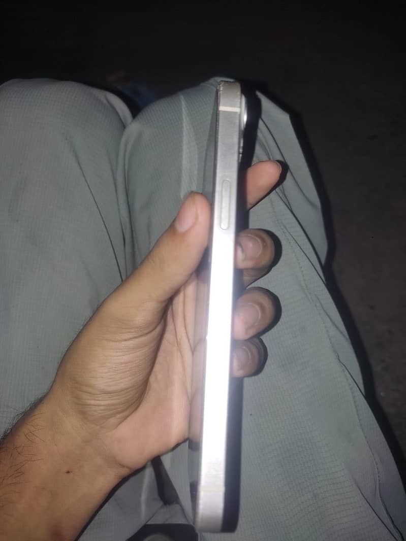 Apple iPhone 14 plus 3