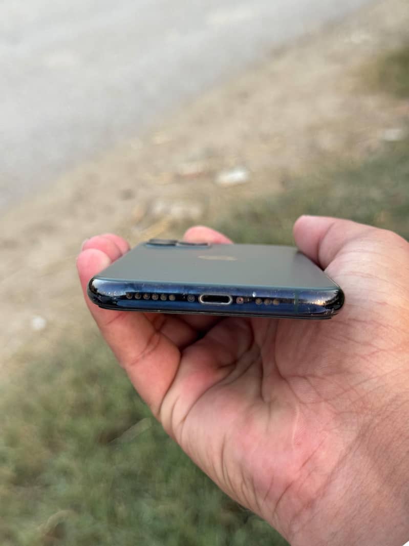 Apple iPhone 11 Pro 5