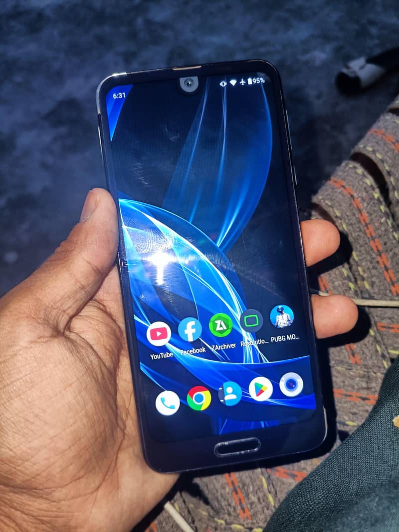 Sharp Aquos R2 1