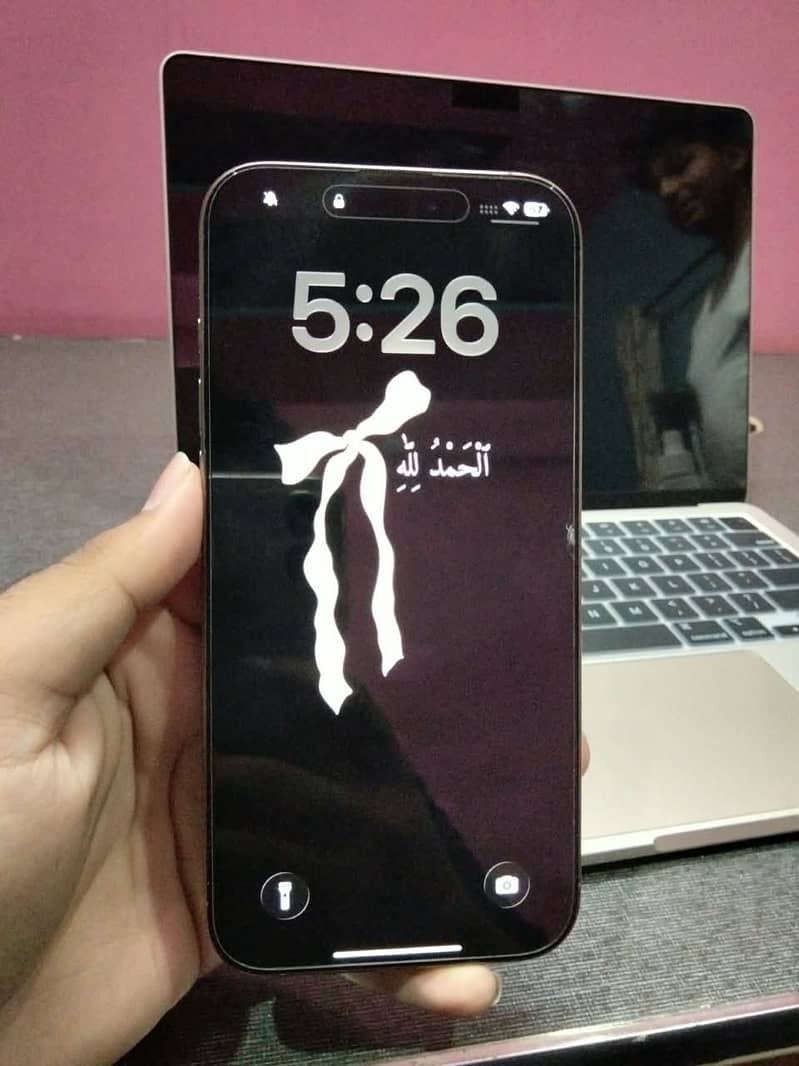 Apple iPhone 16 Pro Max 0