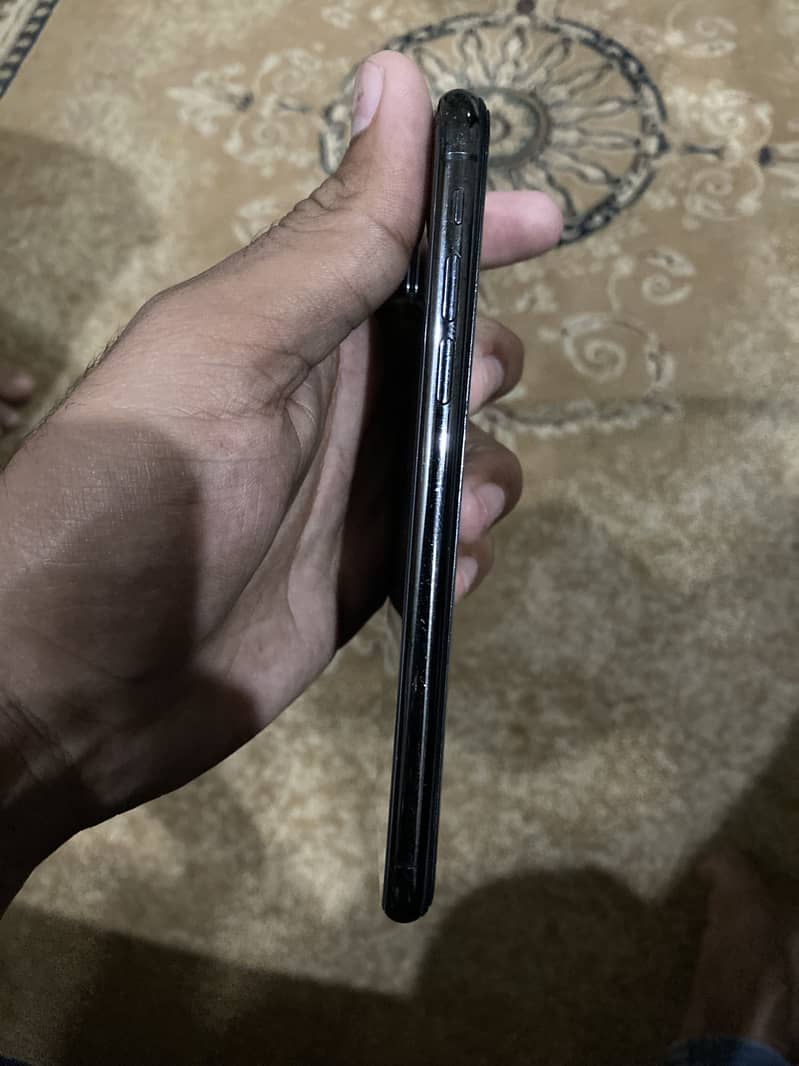 Apple iPhone X 5