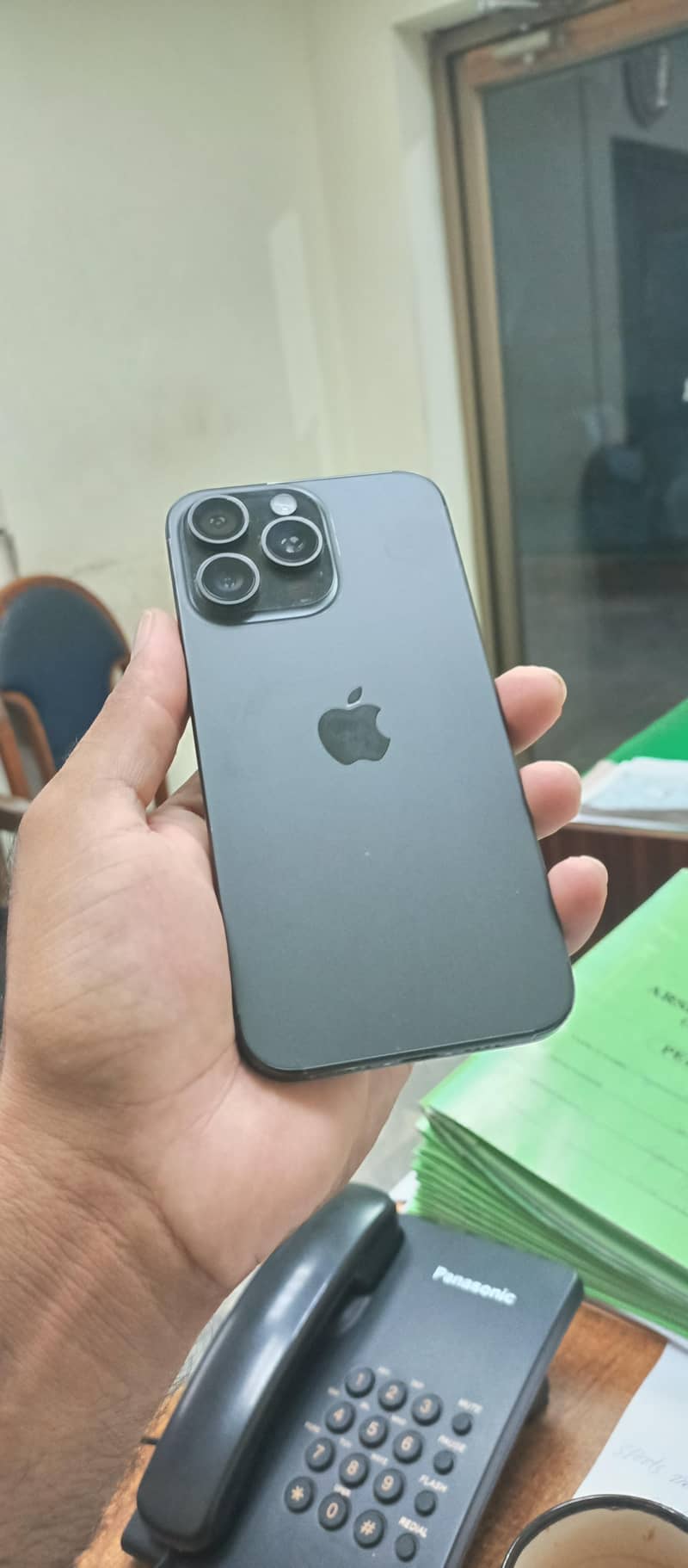 Apple iPhone 15 Pro Max 0