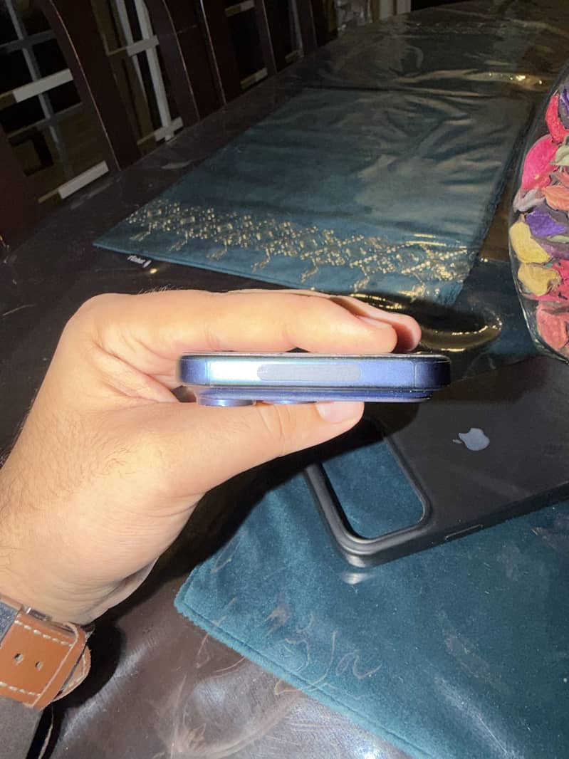 Apple iPhone 17 Pro Max 2