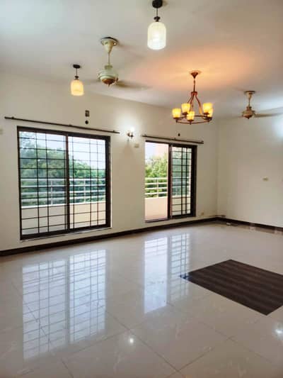 Well Maintained Open View 2nd Floor 10 Marla Apartment For Sale Askari 11, Lahore